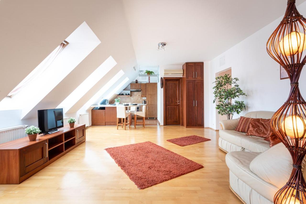 Beautiful With Ac Apartmán *